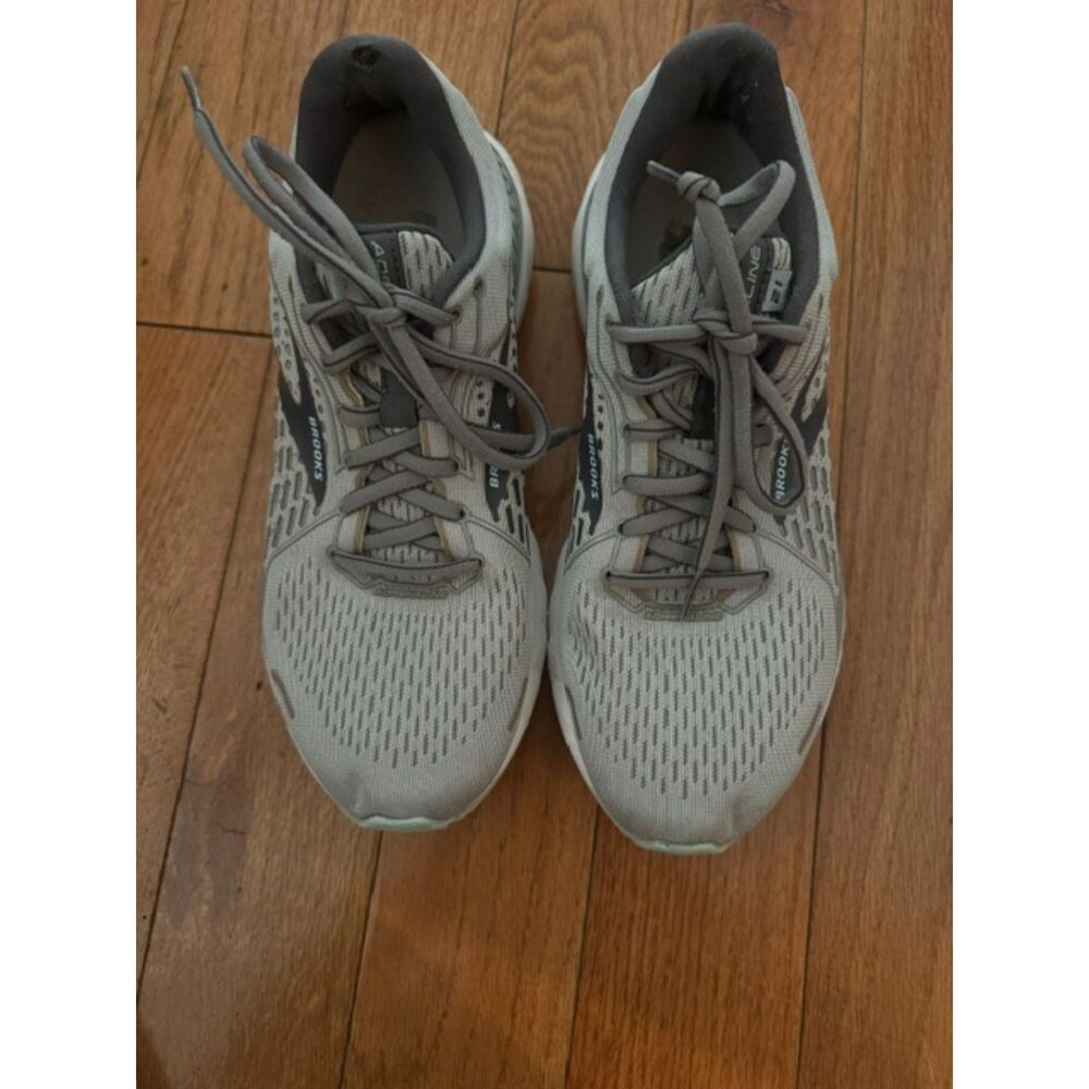 Women's Brooks Adrenaline 21 Running Sneakers, size 9.5